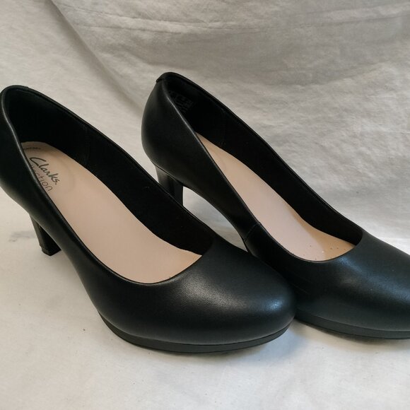 Clarks Collection Classic Pumps: Black Leather - Picture 2 of 10
